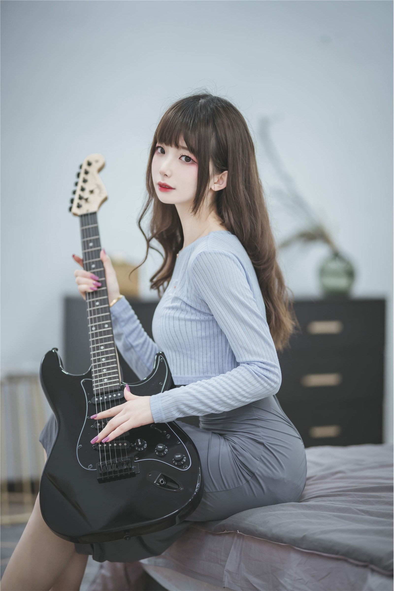 015 Fengjiang Jiangv Guitar Sister(1)